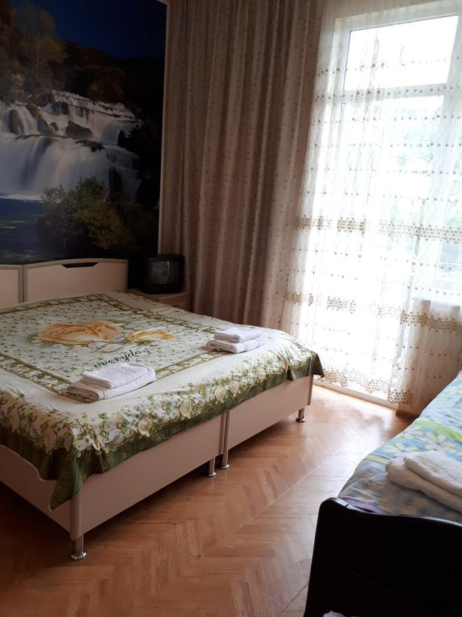 Guest House In Sarpi Exterior photo